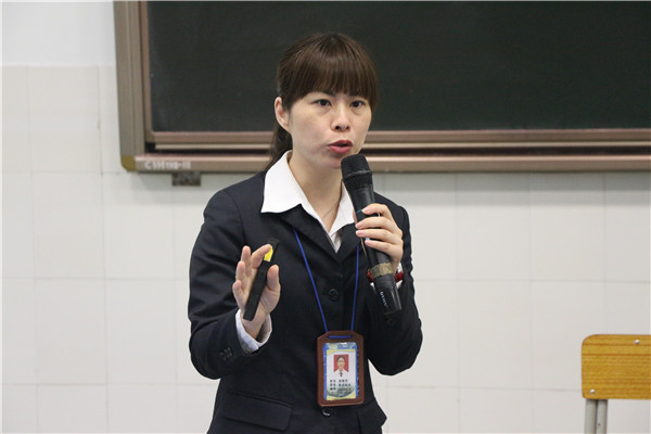 2 邓秀芳科长回顾上学期工作.jpg